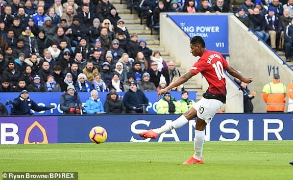 Rashford đưa Man Utd leo lên vị trí thứ năm