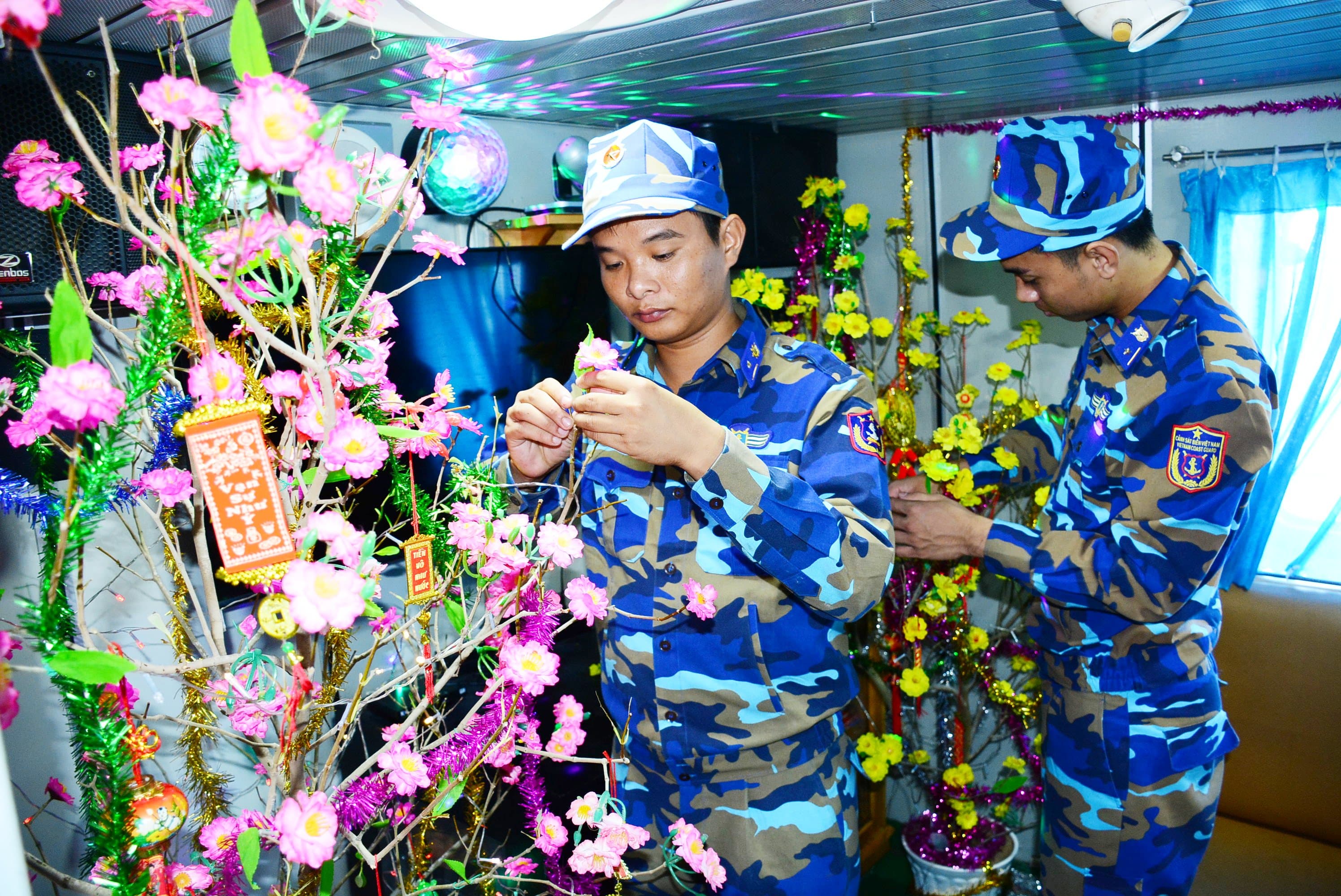 Vì Tết bình yên trên biển