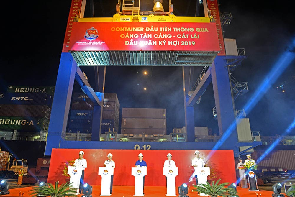 Phát lệnh làm hàng đầu năm Kỷ Hợi