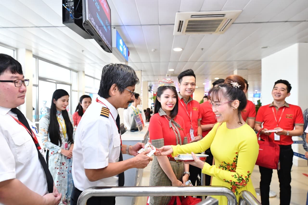 Vietjet rộn ràng hoạt động ngày đầu xuân mới khắp cả nước