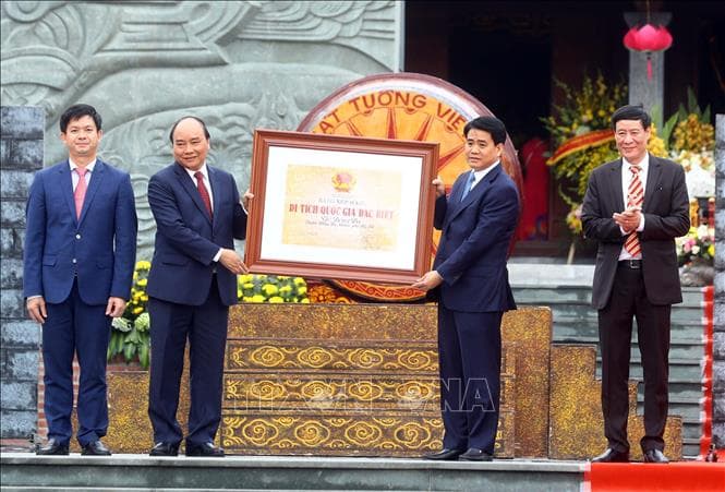 Thủ tướng Nguyễn Xuân Phúc dâng hương tại Lễ hội kỷ niệm 230 năm Chiến thắng Ngọc Hồi - Đống Đa