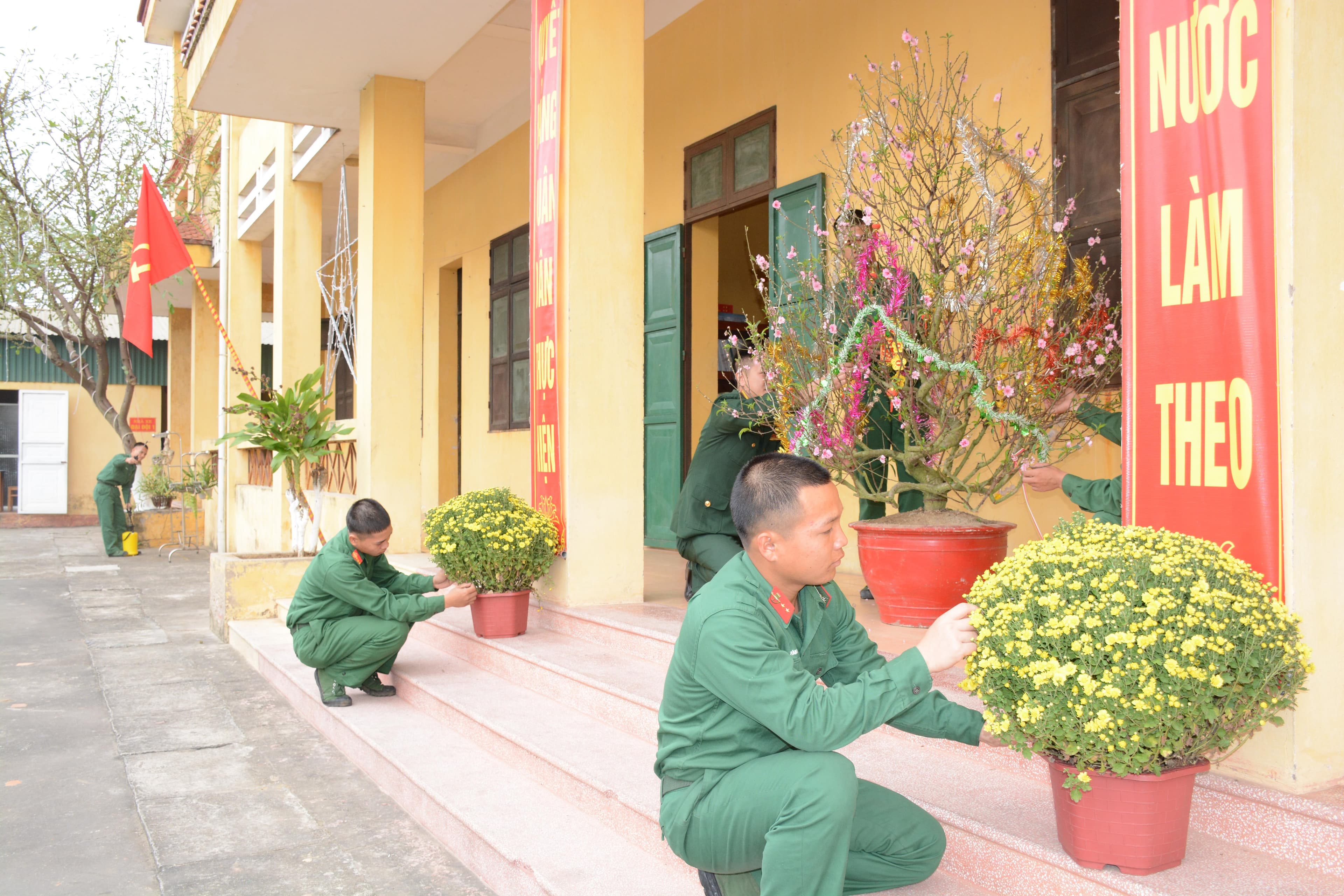 Để xuân ấm áp, yên vui