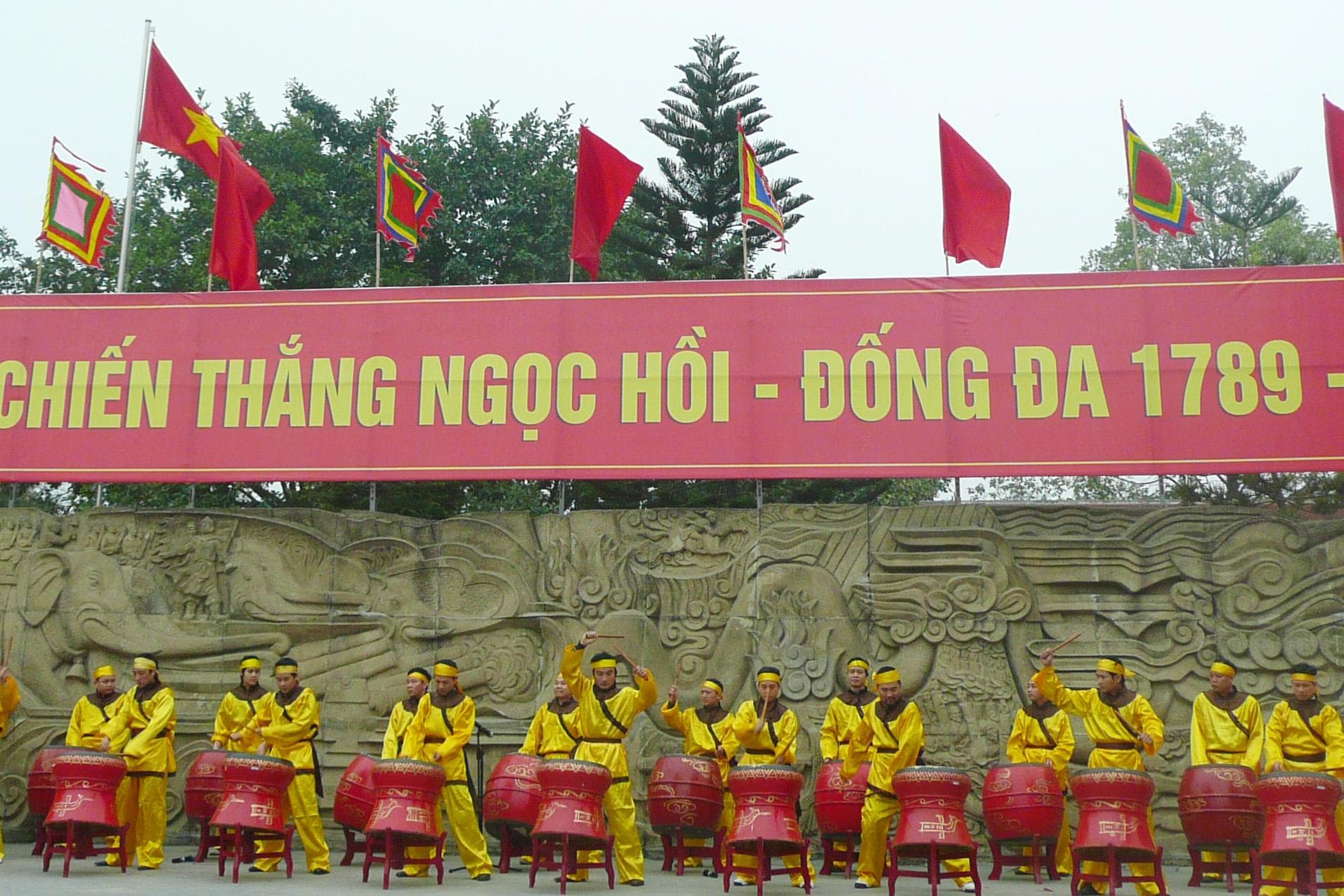 Tư tưởng ngoại giao trên cơ sở chính nghĩa và sức mạnh quân sự