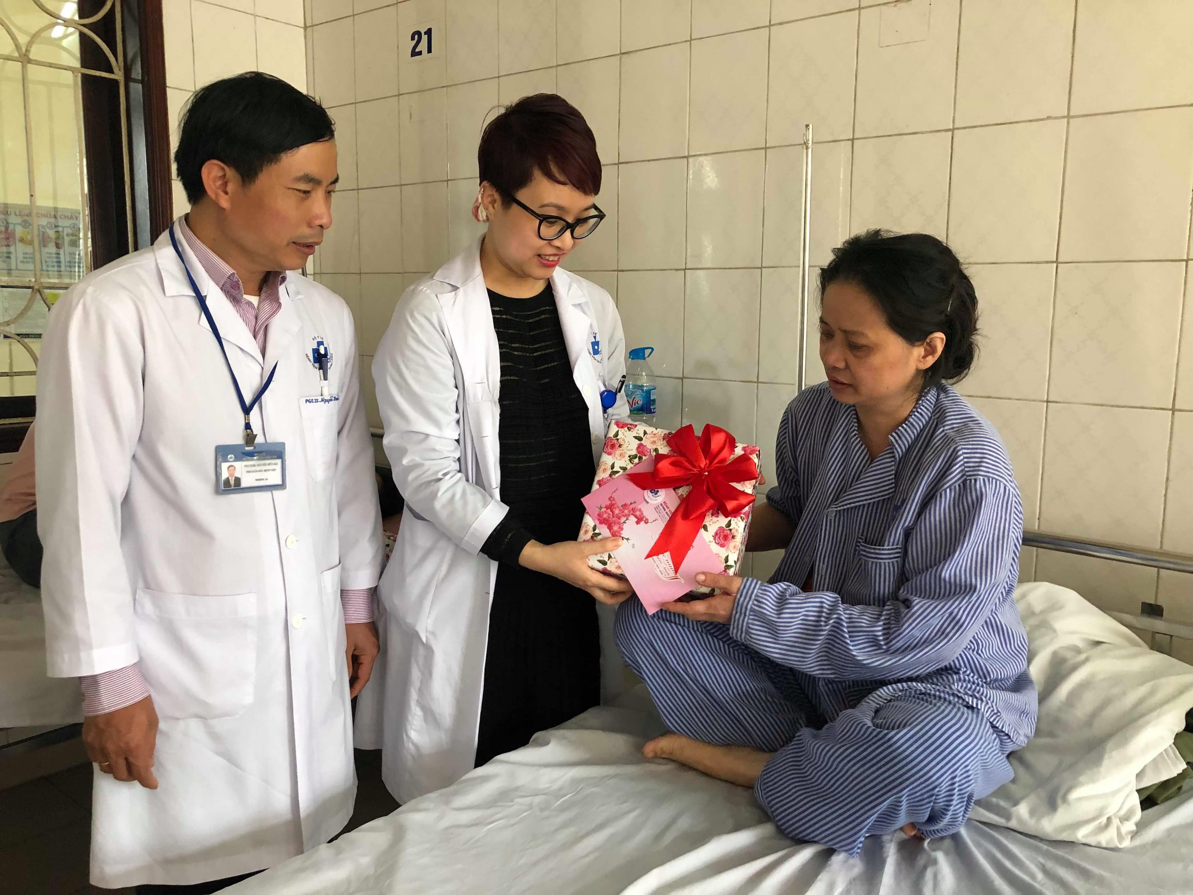 Ấm lòng bệnh nhân trong ngày Tết