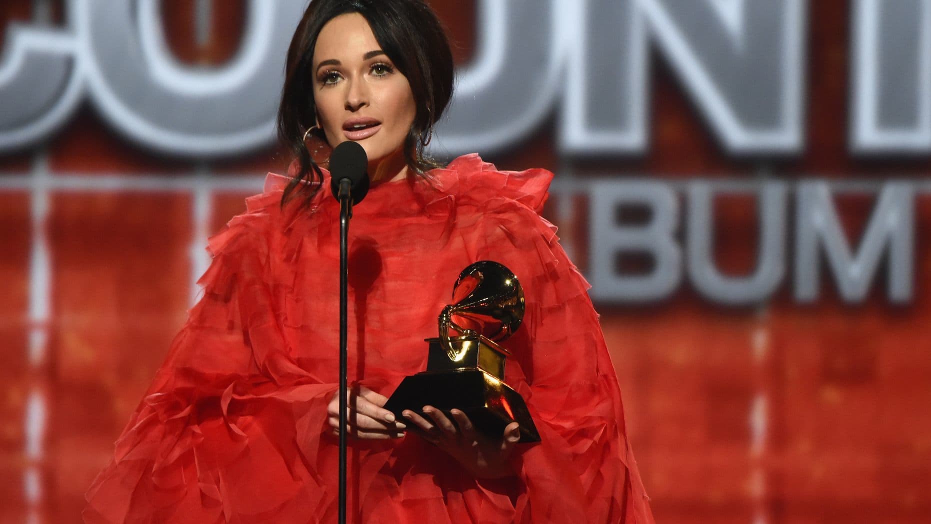 Ca sĩ Kacey Musgraves đoạt "Album của năm" với "Golden Hour"