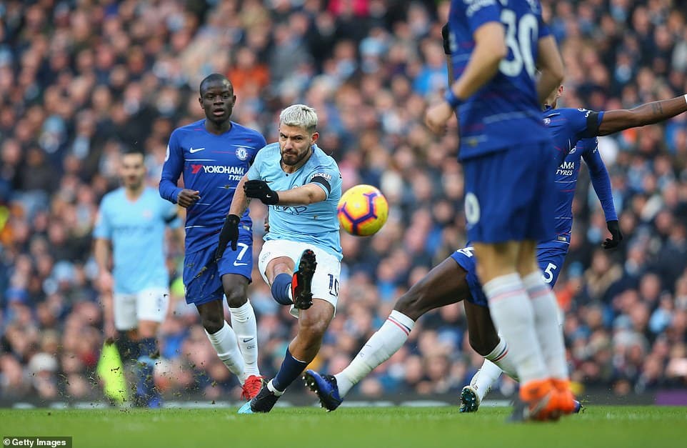 Thắng Chelsea 6-0, Man City chiếm ngôi đầu bảng