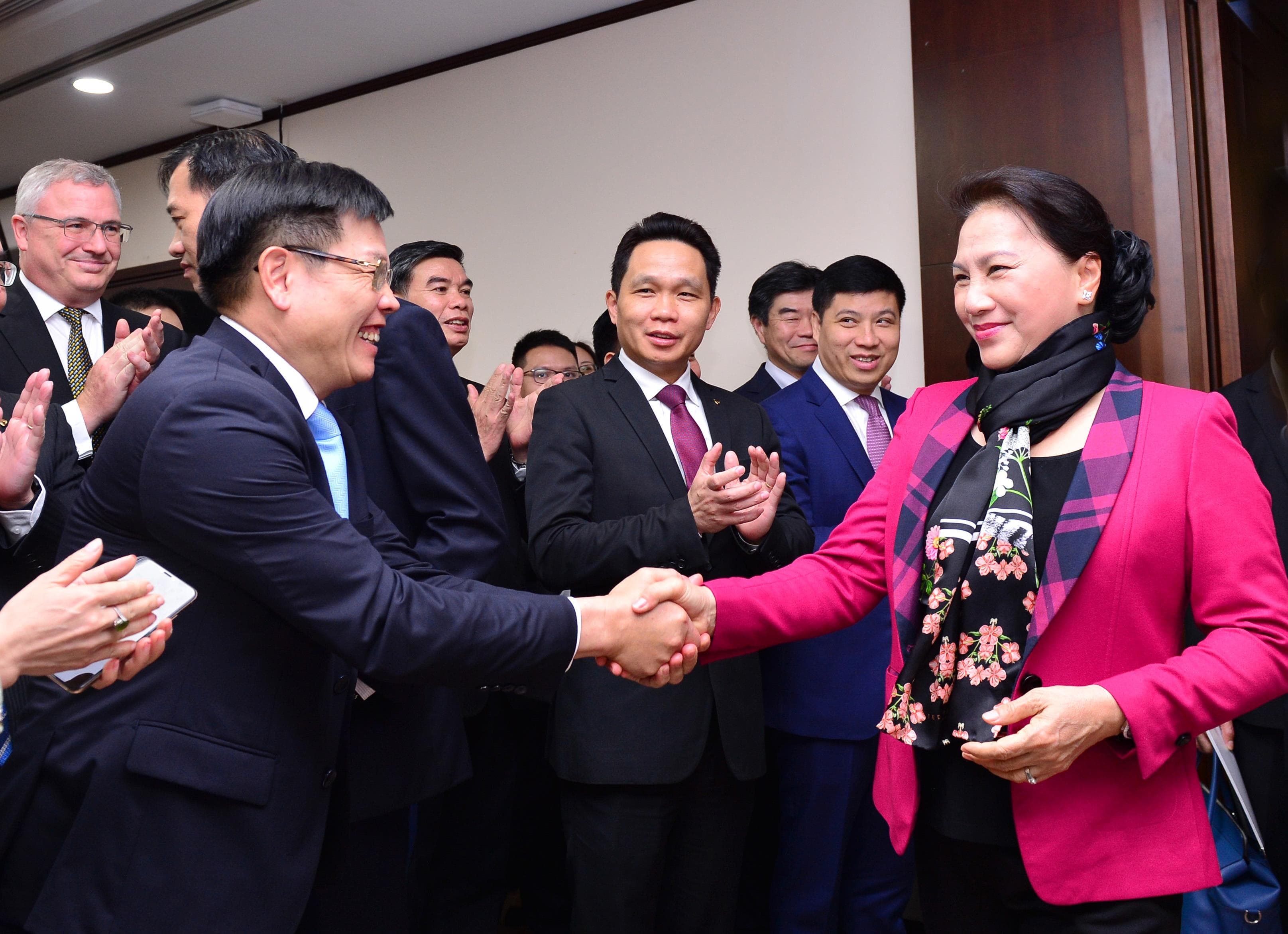 Chủ tịch Quốc hội Nguyễn Thị Kim Ngân thăm, gặp mặt đầu xuân tại một số đơn vị