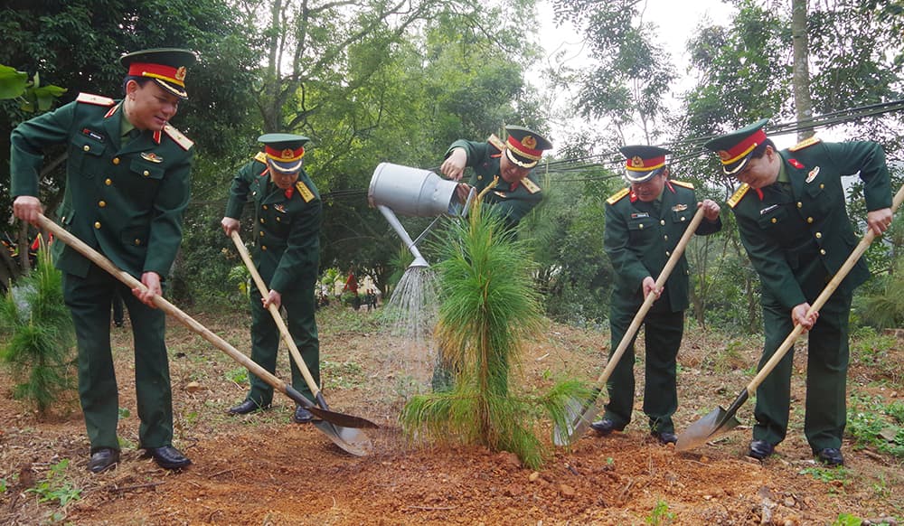 Các đơn vị phát động “Tết trồng cây đời đời nhớ ơn Bác Hồ”