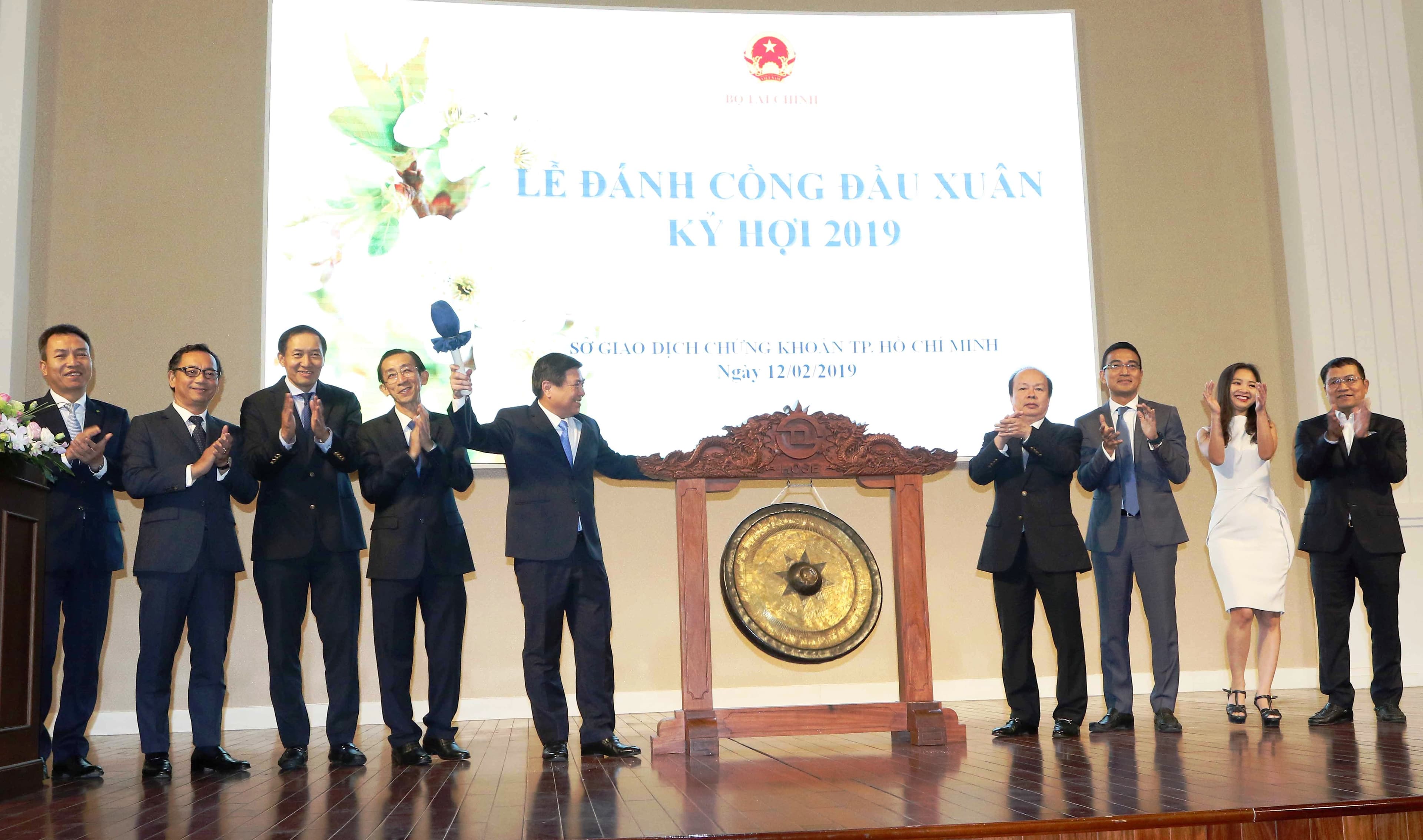 Sở Giao dịch chứng khoán TP Hồ Chí Minh tổ chức Lễ đánh cồng đầu Xuân Kỷ Hợi 2019