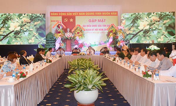 Quân khu 7 gặp mặt đại biểu chức sắc tôn giáo đầu Xuân Kỷ Hợi