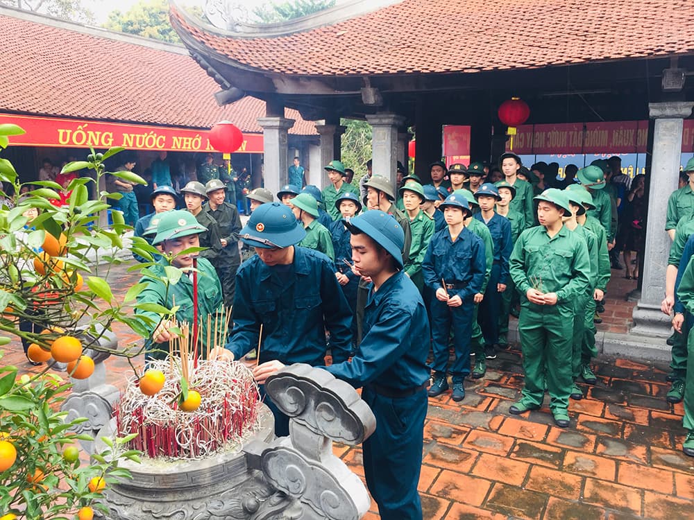 Quận Đoàn Long Biên tổ chức Lễ báo công và gặp mặt các thanh niên trúng tuyển nghĩa vụ quân sự