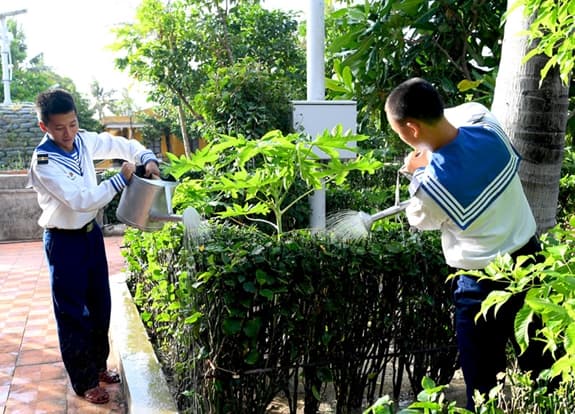 Màu xanh trên đảo Nam Yết