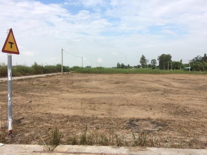 Cụm dân cư vượt lũ bị bỏ hoang