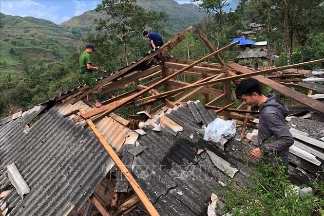 Lai Châu: Hỗ trợ các hộ dân bị thiệt hại do gió lốc, mưa đá