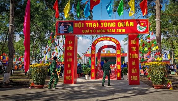 NGÀY HỘI TÒNG QUÂN THIÊNG LIÊNG
