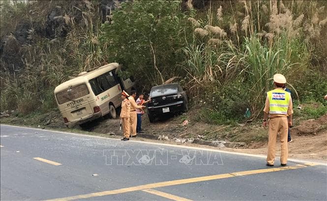 Hòa Bình: Tai nạn giao thông liên hoàn trên dốc Cun, nhiều người thoát nạn
