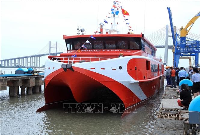 Tàu cao tốc chạy tuyến Vũng Tàu - Côn Đảo mới đưa vào vận hành đã gặp sự cố