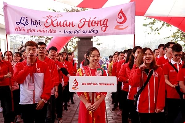 Lễ hội Xuân hồng - Niềm mong đợi của người bệnh