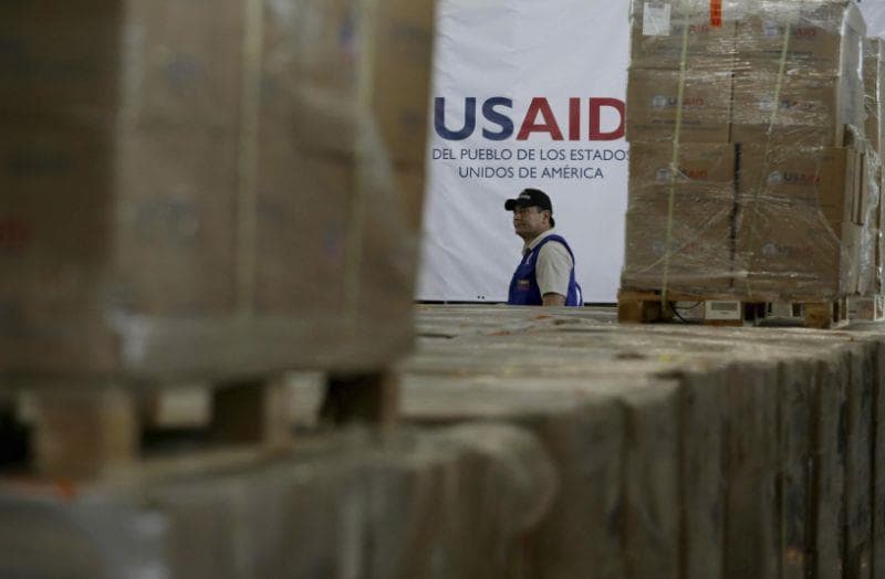 Venezuela leo thang căng thẳng vì hàng viện trợ