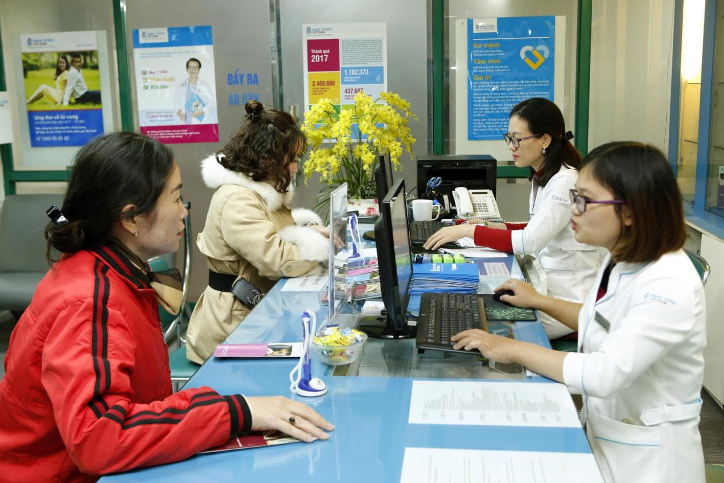 Để phụ nữ tiếp cận hiệu quả các dịch vụ chăm sóc sức khỏe sinh sản