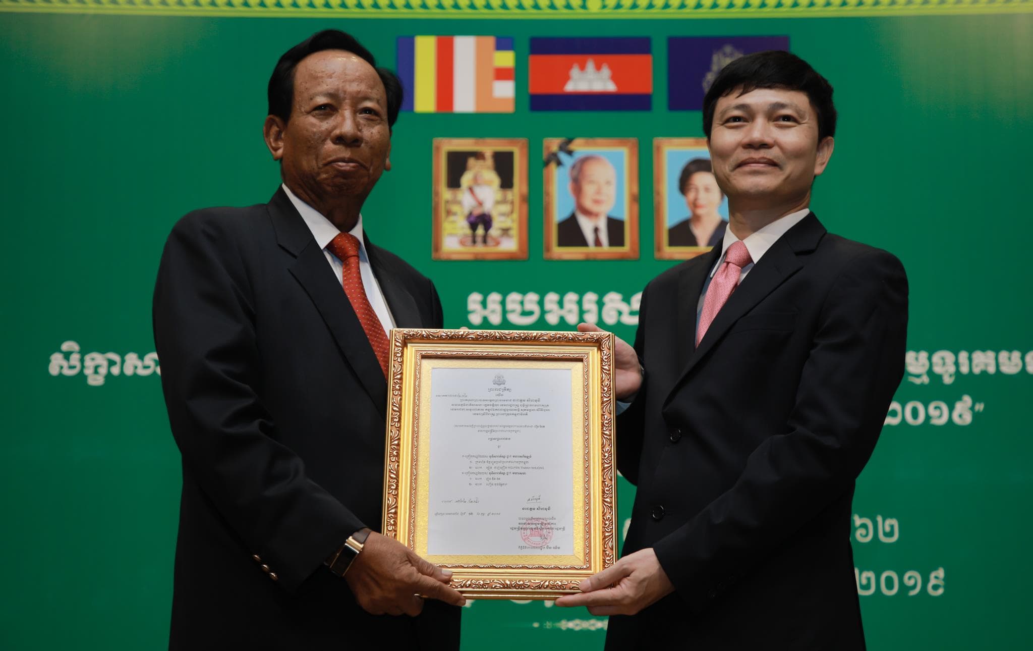 “Giúp nhân dân nước bạn là tự giúp mình”