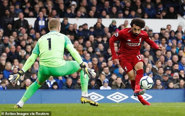 Liverpool chính thức mất ngôi đầu vào tay Man City