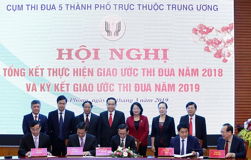 5 thành phố trực thuộc Trung ương ký kết giao ước thi đua
