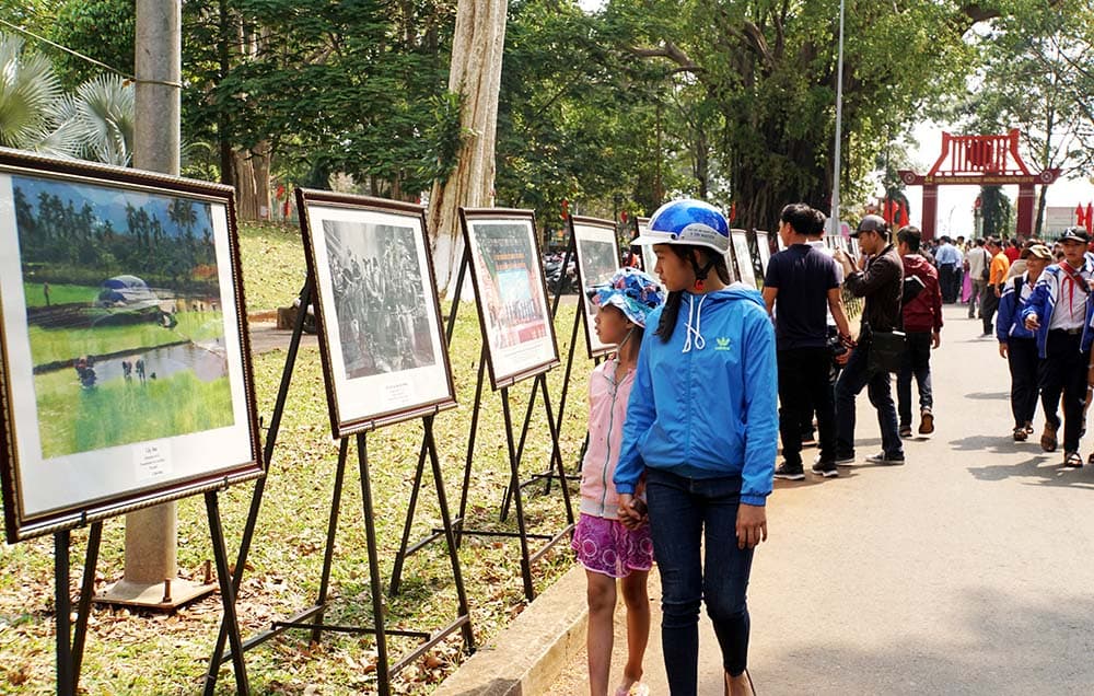 Triển lãm ảnh “44 năm chiến thắng Buôn Ma Thuột - Những chặng đường lịch sử”