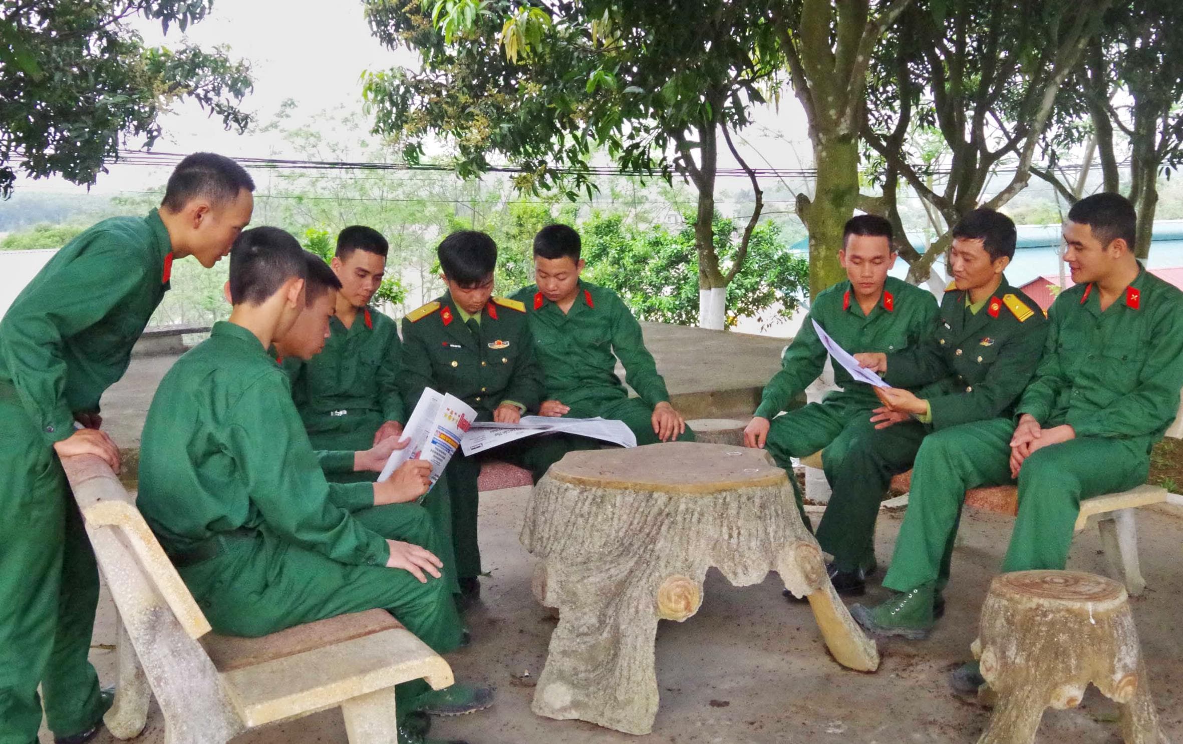Giúp chiến sĩ yên tâm luyện rèn