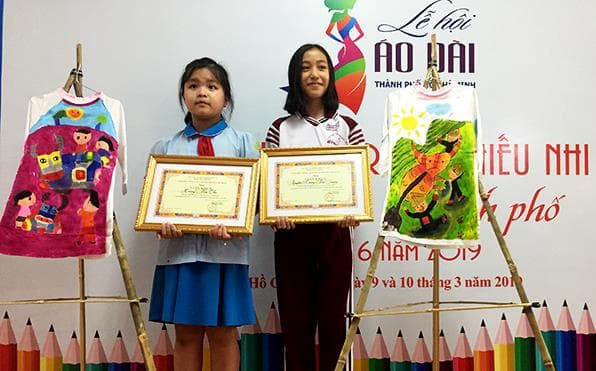 Hội thi vẽ tranh “Áo dài với thành phố”