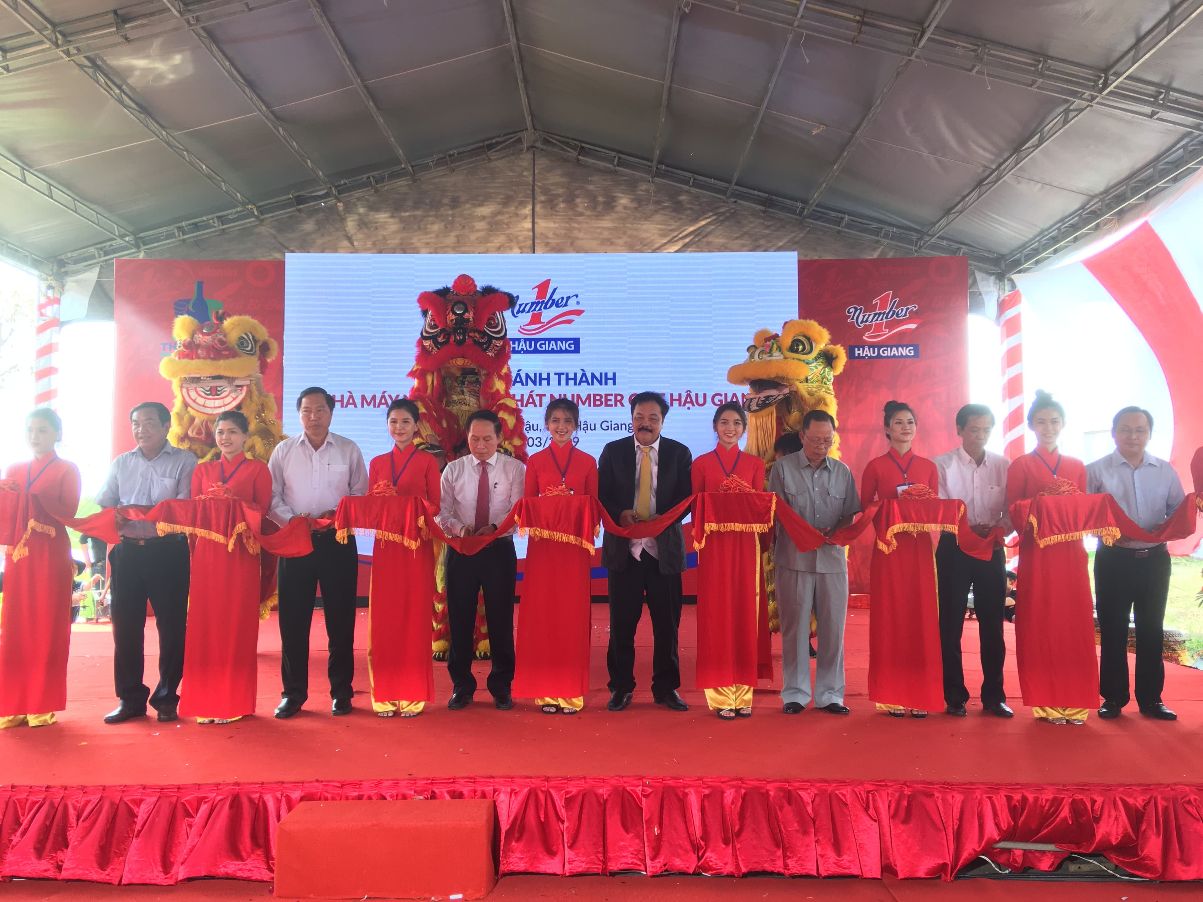 Khánh thành nhà máy nước giải khát Number One tại Hậu Giang