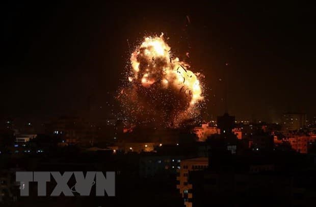 Israel không kích Gaza đáp trả vụ bắn rocket
