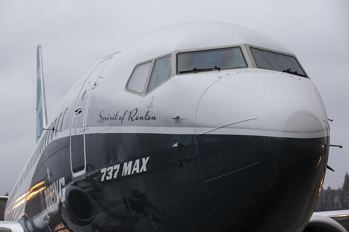 “Gã khổng lồ” Boeing rơi vào hố sâu khủng hoảng