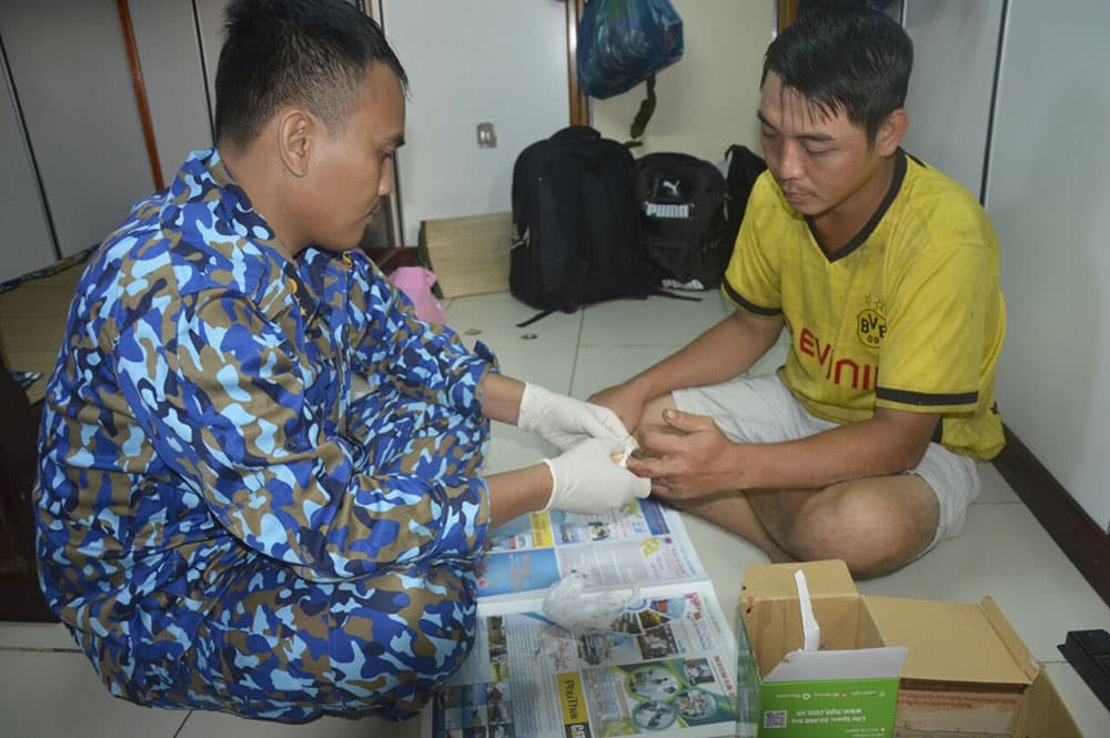 Tàu 637 cấp cứu kịp thời ngư dân bị tai nạn lao động