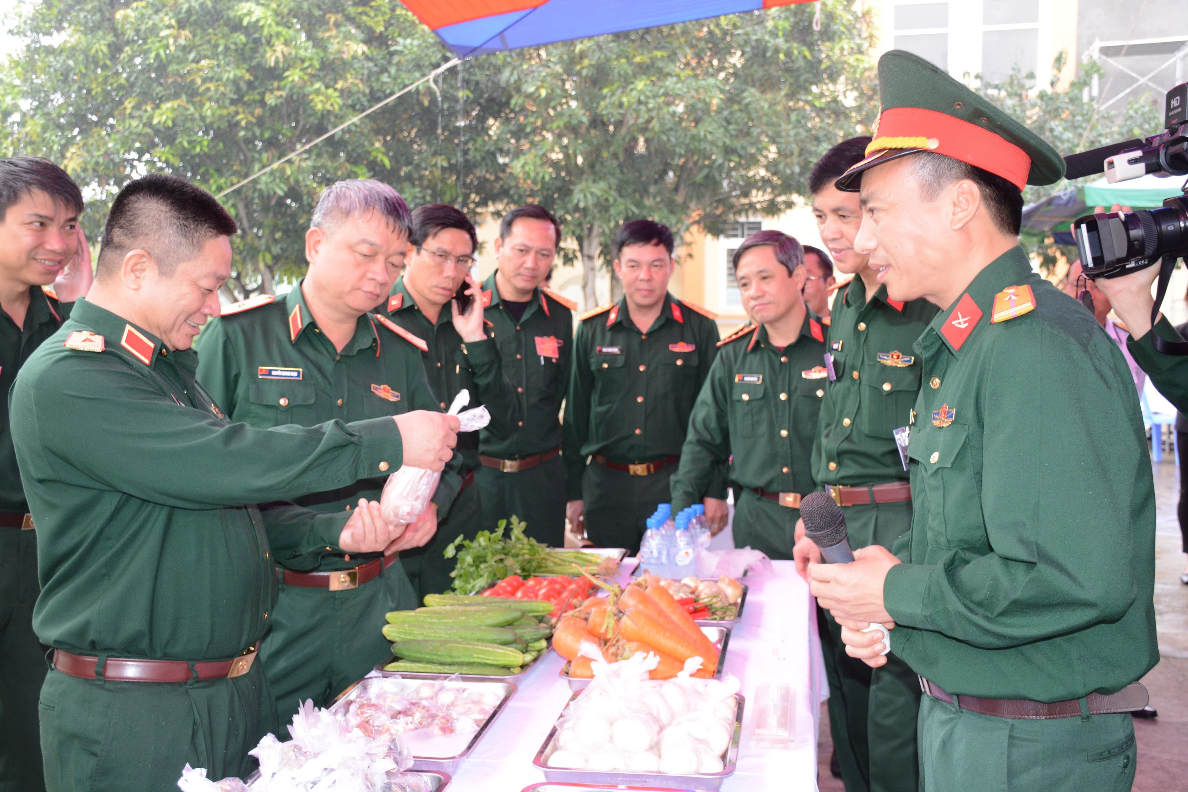 Khai mạc tập huấn ngành quân nhu và thi nâng bậc kỹ thuật nấu ăn bậc cao