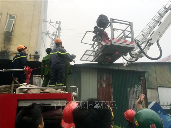 Nghệ An: Đã khống chế được hỏa hoạn tại tổ hợp khách sạn, nhà hàng ở thành phố Vinh