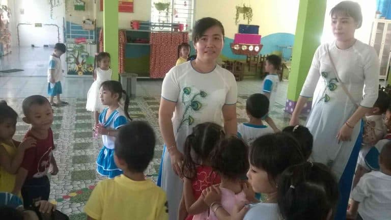 Cô giáo như mẹ hiền