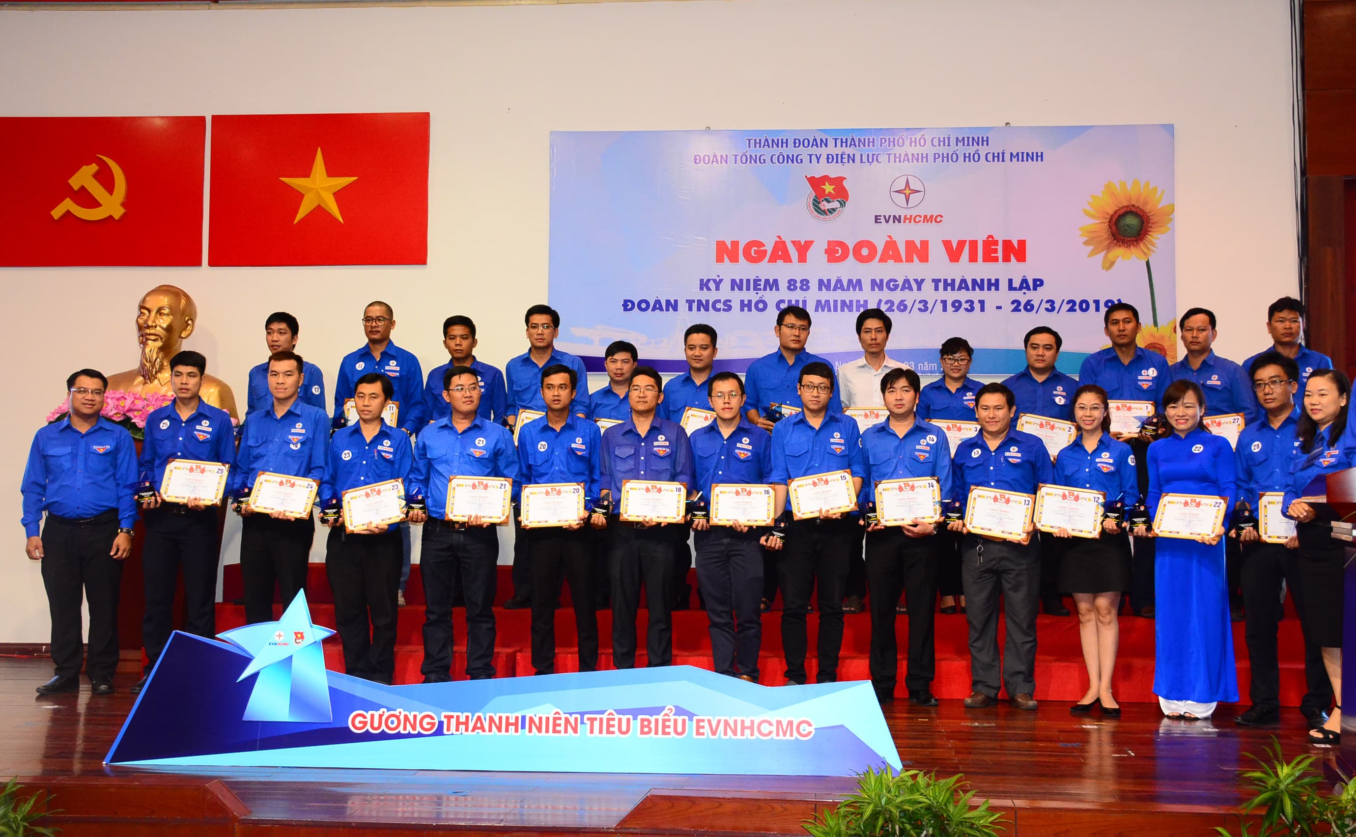 Tuyên dương 28 điển hình tiên tiến ngành điện TP Hồ Chí Minh
