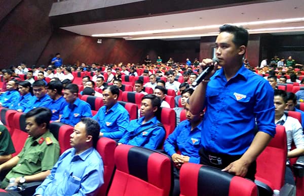 Lãnh đạo Đà Nẵng đối thoại với đảng viên trẻ là chiến sĩ quân đội và công an xuất ngũ