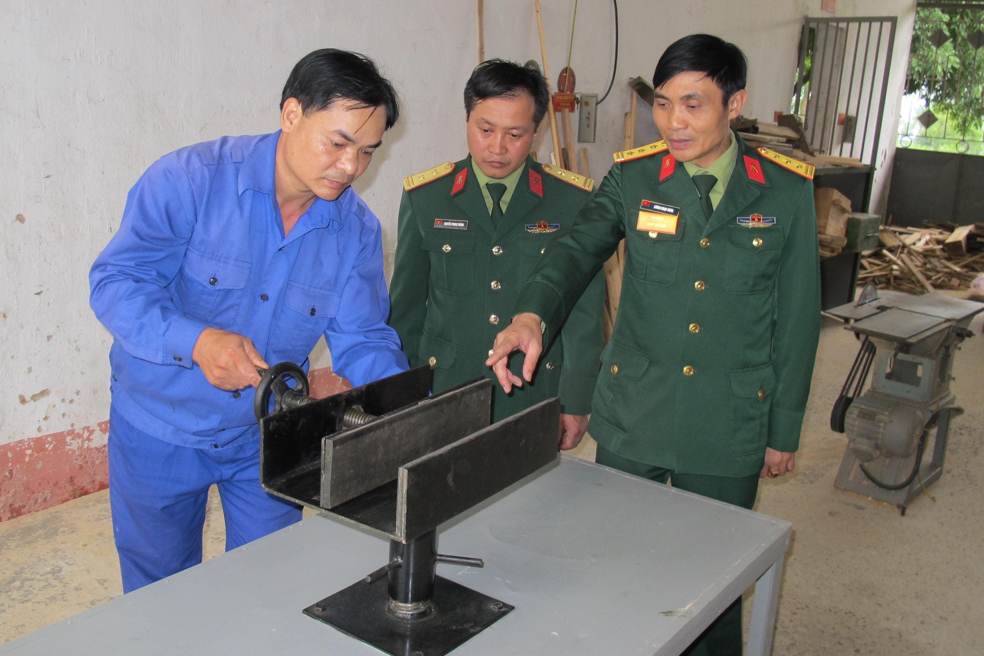 Để ''mắt'' xe tăng trong sáng