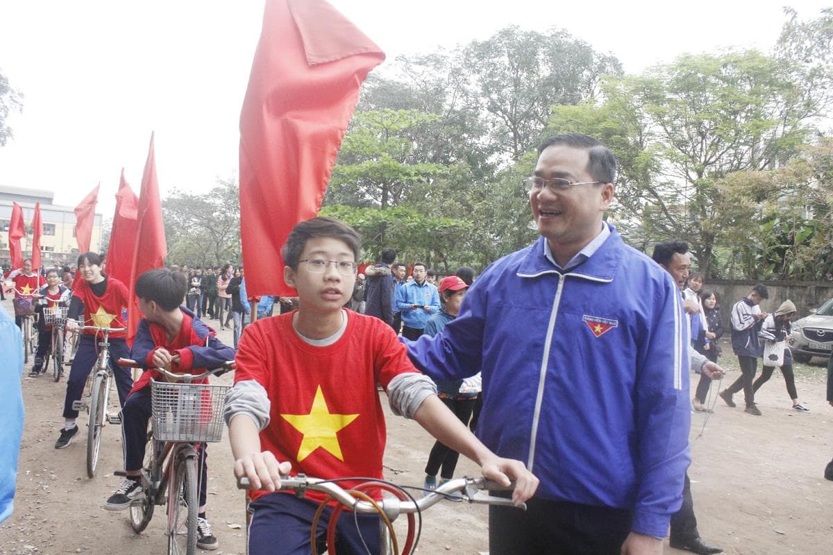 Cán bộ đoàn với chủ trương “1+2”