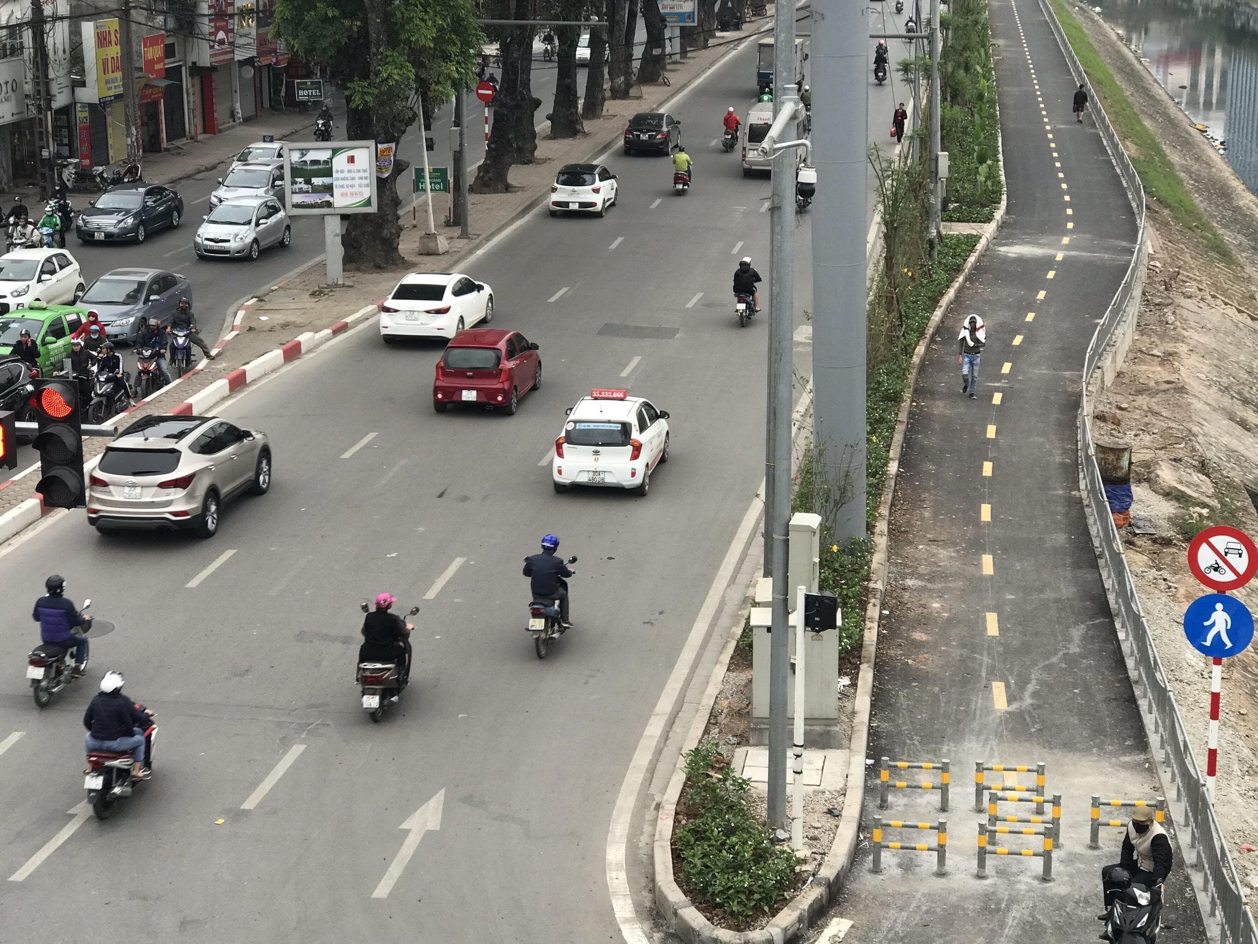 Thêm làn đường sạch đẹp cho người đi bộ