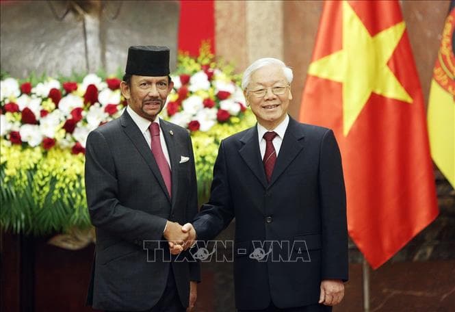 Quốc vương Brunei Darussalam kết thúc chuyến thăm cấp Nhà nước tới Việt Nam