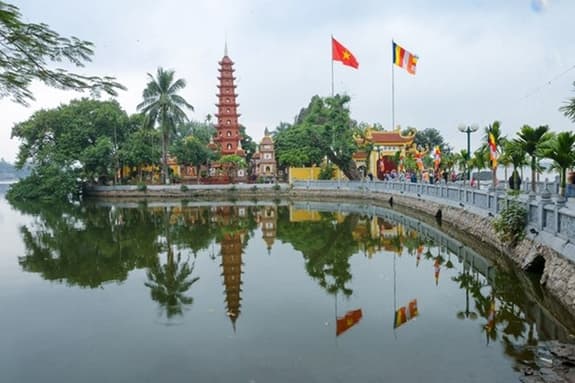 Chùa Trấn Quốc được bầu chọn là một trong 10 chùa đẹp nhất thế giới