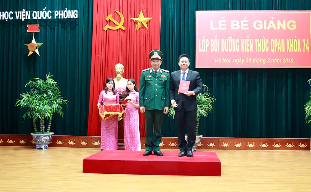 Học viện Quốc phòng bế giảng Lớp bồi dưỡng kiến thức QPAN khóa 74