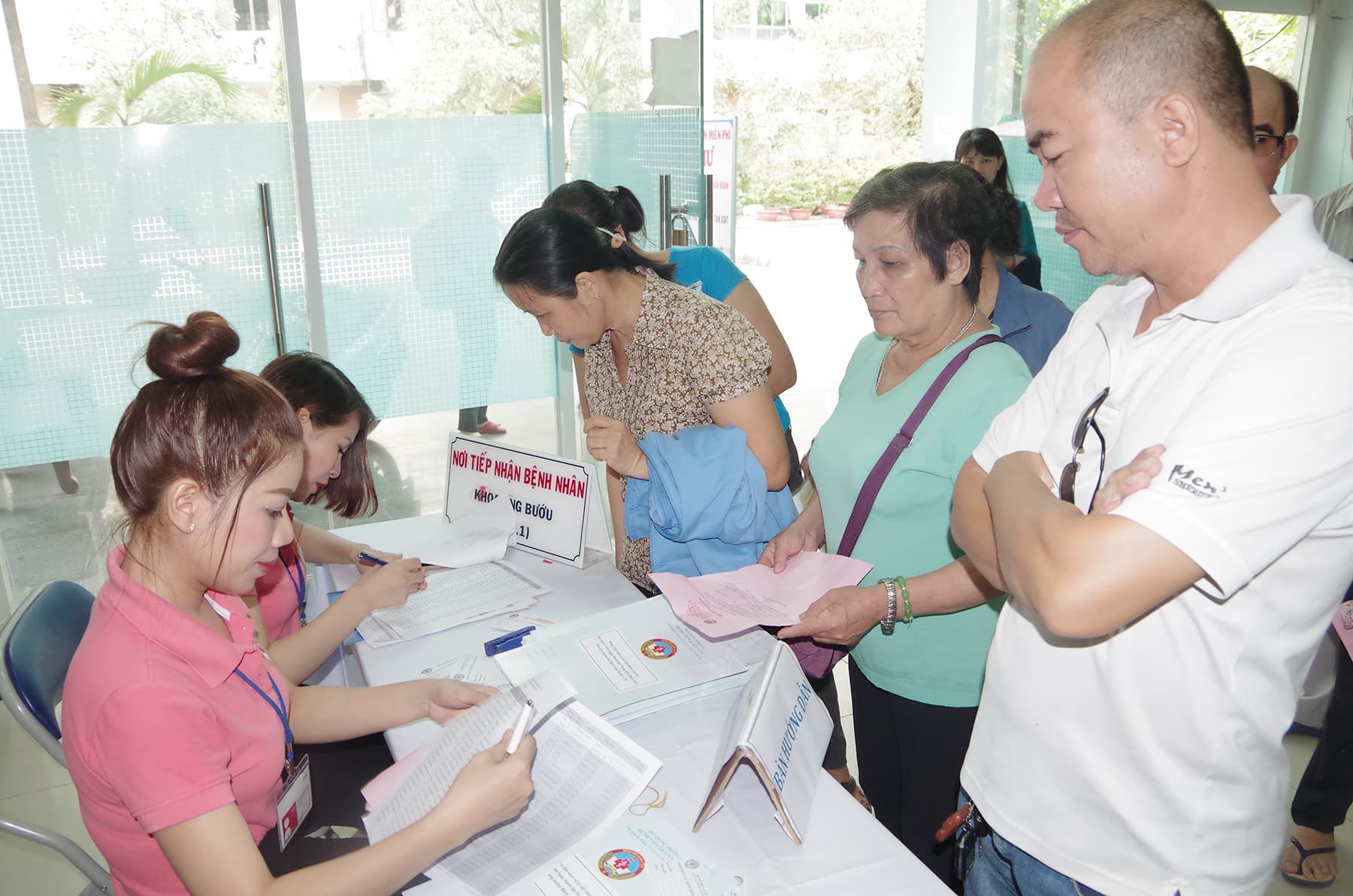 Bệnh viện Quân y 175 khám bệnh miễn phí cho cán bộ, công nhân viên chức TP Hồ Chí Minh