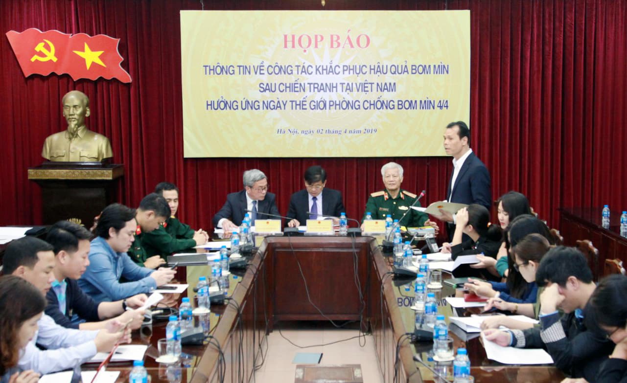 Hiện cả nước có hơn 1 triệu người khuyết tật do bom mìn
