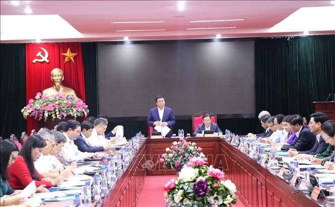 Đoàn Tiểu ban Văn kiện Đại hội XIII của Đảng làm việc tại Sơn La