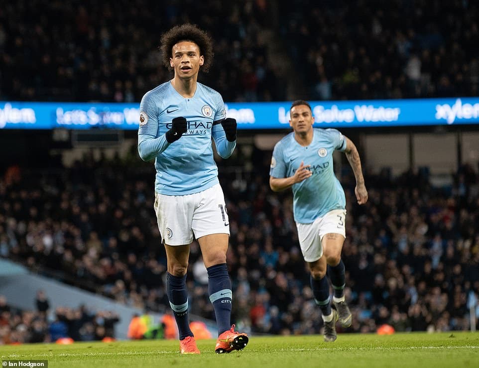 Man City chính thức chiếm ngôi đầu của Liverpool