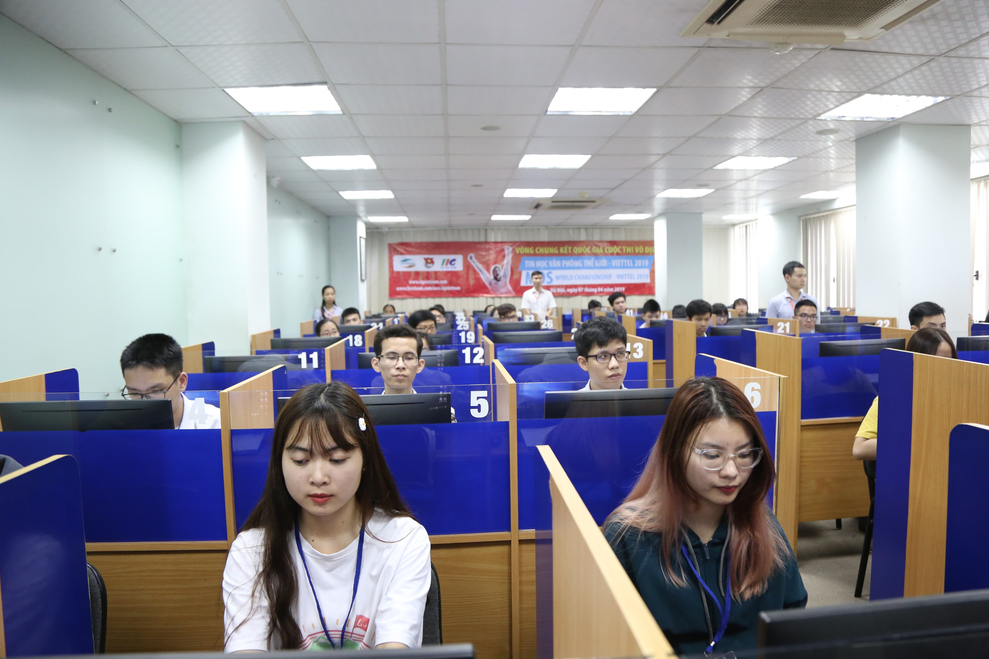 120 thí sinh tranh tài tại Vòng chung kết quốc gia cuộc thi Vô địch tin học văn phòng thế giới – Viettel 2019